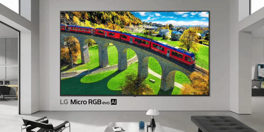 Телевизор LG Micro RGB evo на стене