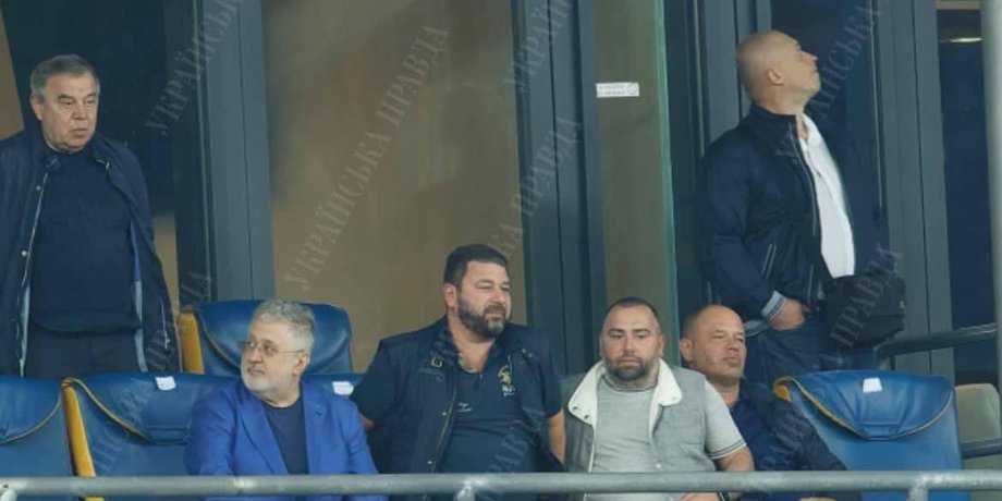 Українських політиків помітили на віп-ложі НСК "Олімпійський"