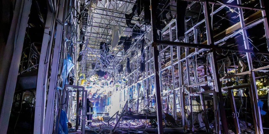Последствия обстрела рынка "Барабашово" в Харькове