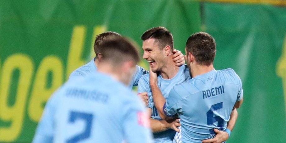 Игрок Динамо Загреб пробил пенальти
