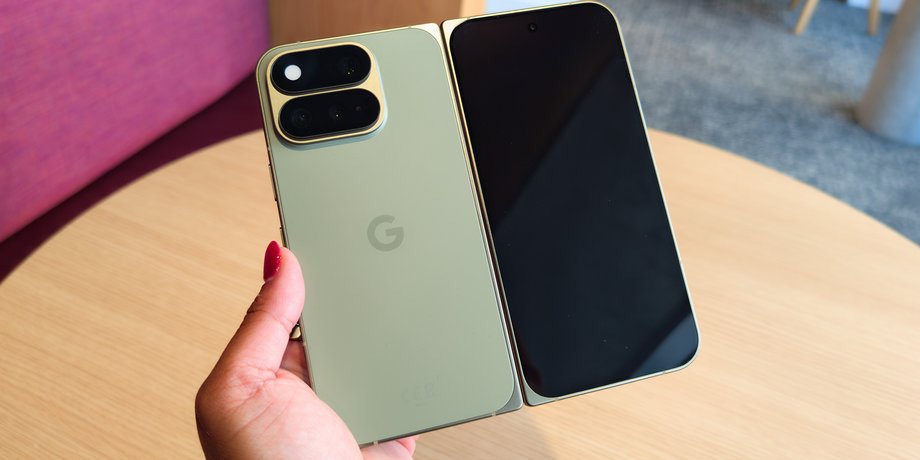 Смартфон Google Pixel 11 Pro Fold 2026 року