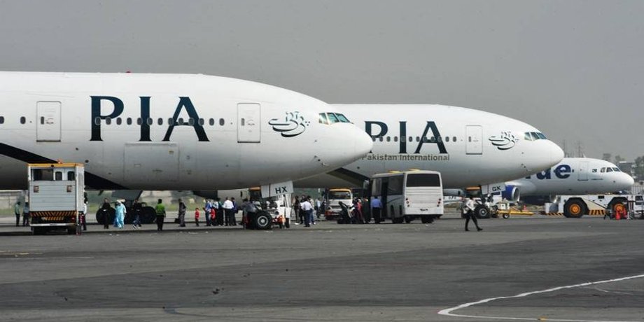 Літак PIA, аеропорт соус
