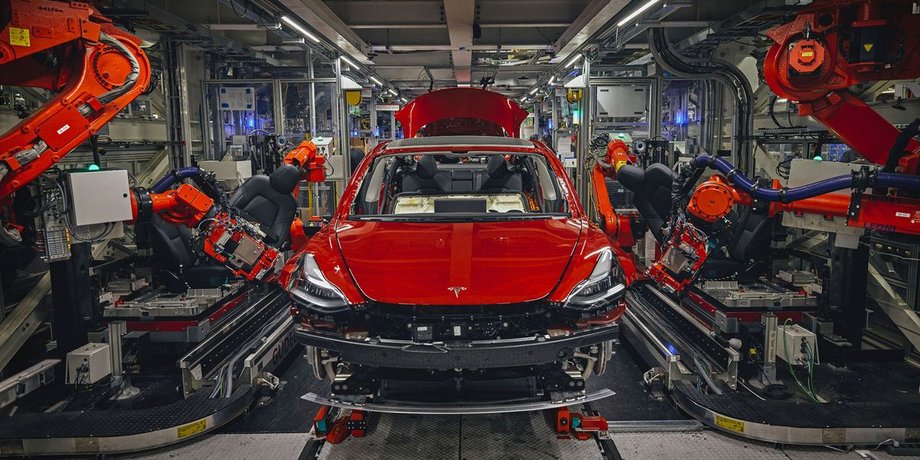 Tesla прибыль 1 млрд долларов
