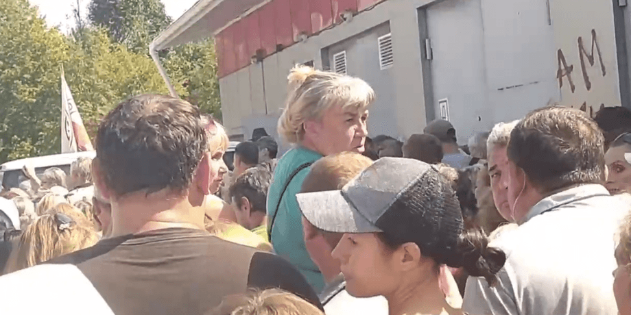 Маріуполь, роздача продуктів. Маріуполь гуманітарка, Маріуполь червоний хрест,