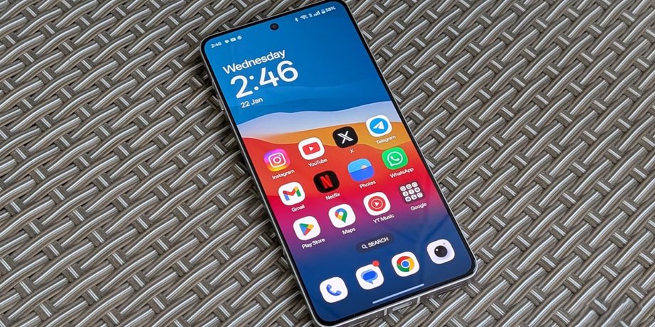 Телефон OnePlus 13