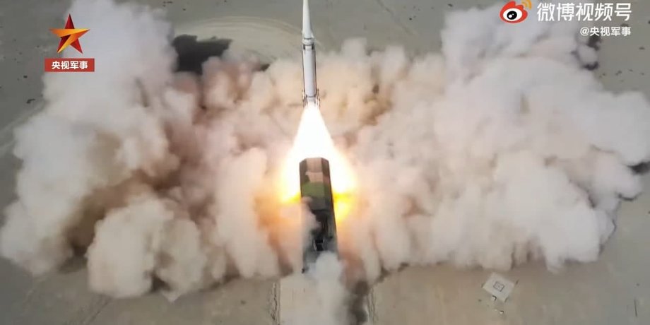 Ракетні війська Китаю зазнали оновлену балістичну ракету DF-15B