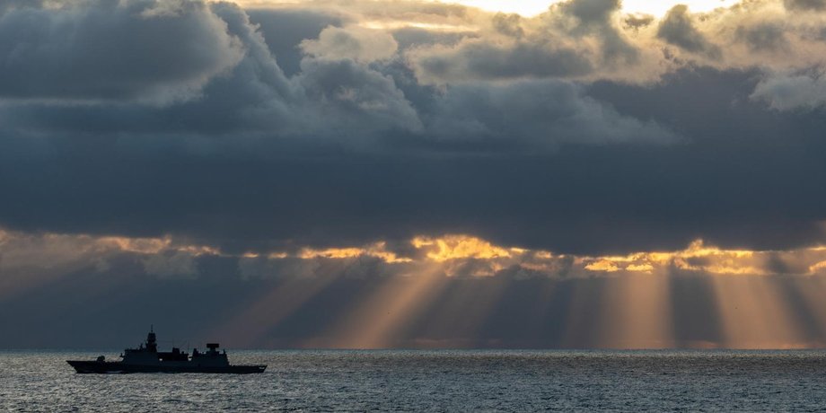 военное присутствие, Нидерланды, Северное море, дополнительное оборудование, защита, нефтяные вышки, ветряные турбины