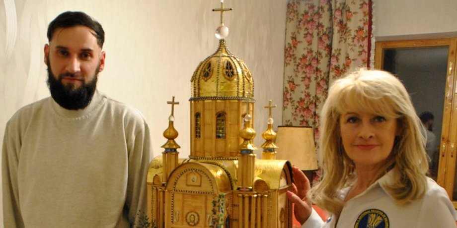 макет храма, храм, Харьков, бисер, спички, Владимир Гуськов