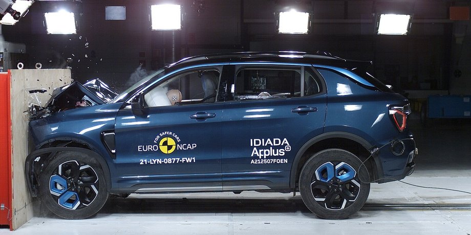 Краш-тесты EuroNCAP, краш-тест китайского кроссовера, фронтальный удар