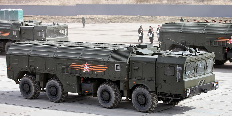 Россия все чаще демонстрирует, что на севере страны расположены комплексы "Искандер"