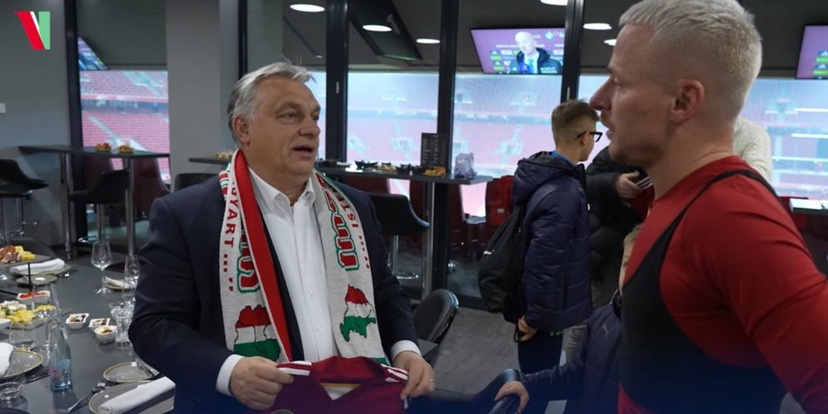орбан шарф, шарф орбан, великая венгрия, шарф орбана, орбан в шарфе