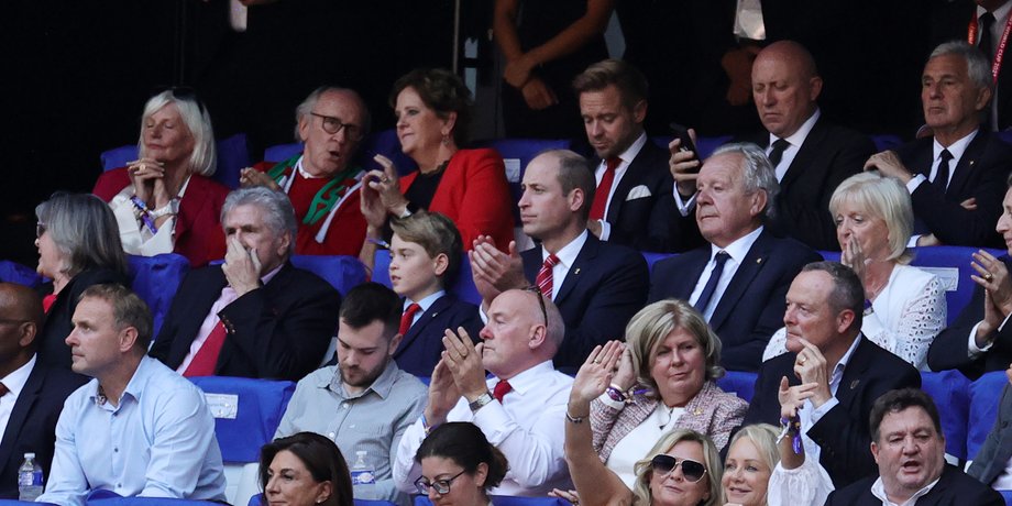 Принц Уельський, члени королівської сім'ї, чемпіонат світу з регбі