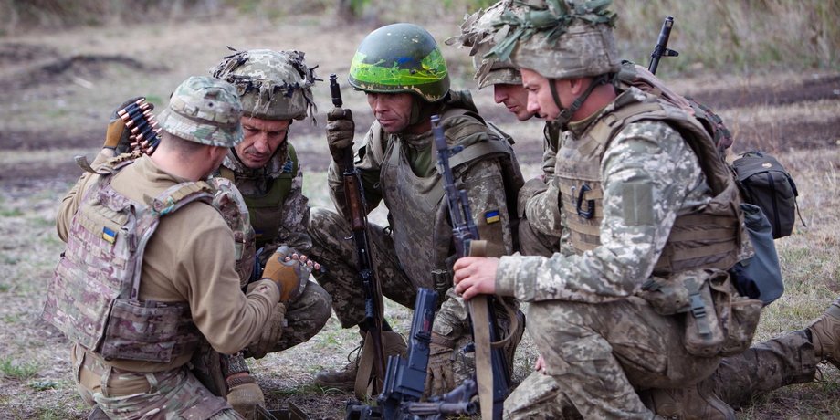 Українські військові під час військової підготовки