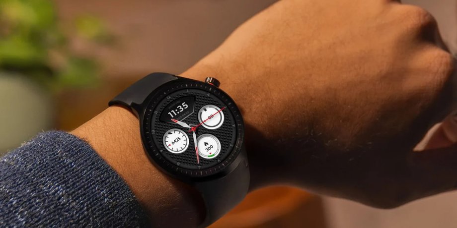 Умные часы Motorola