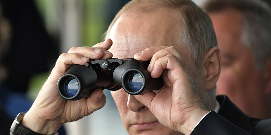 владимир путін, бінокль