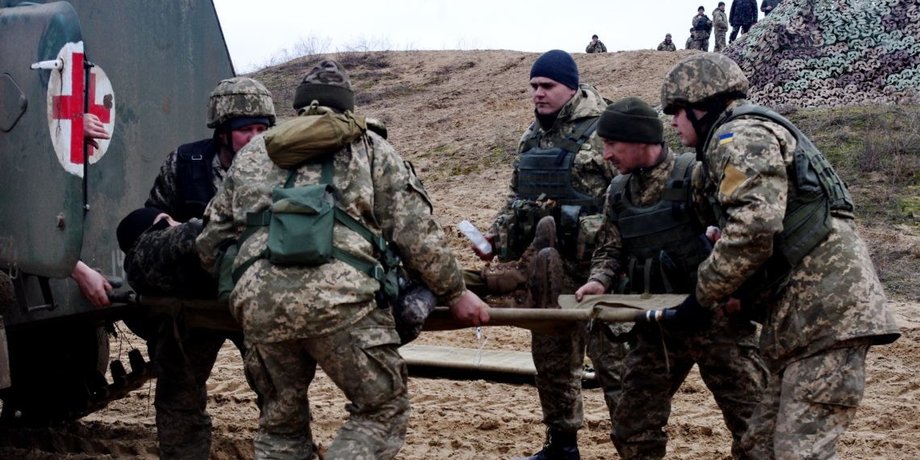 Бійців 60 бригади не відводять з лінії фронту через нестачу особового складу, але командири мають над цим працювати, заявила Ольга Решетилова