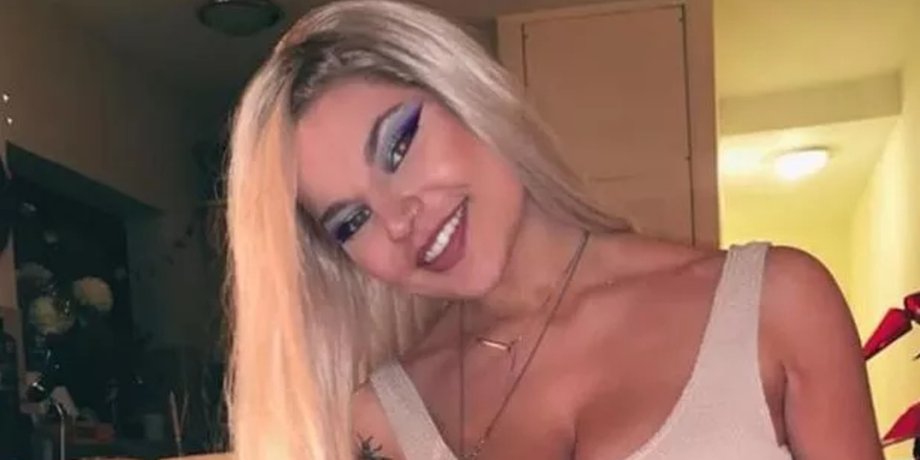 Женщина сбила машиной своего парня, приревновала парня, убила парня, судебное расследование, суд, вечеринка, фото с другой девушкой