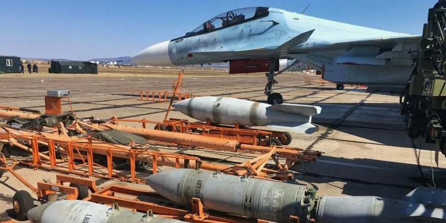 истребитель Су-30 авиабомбы