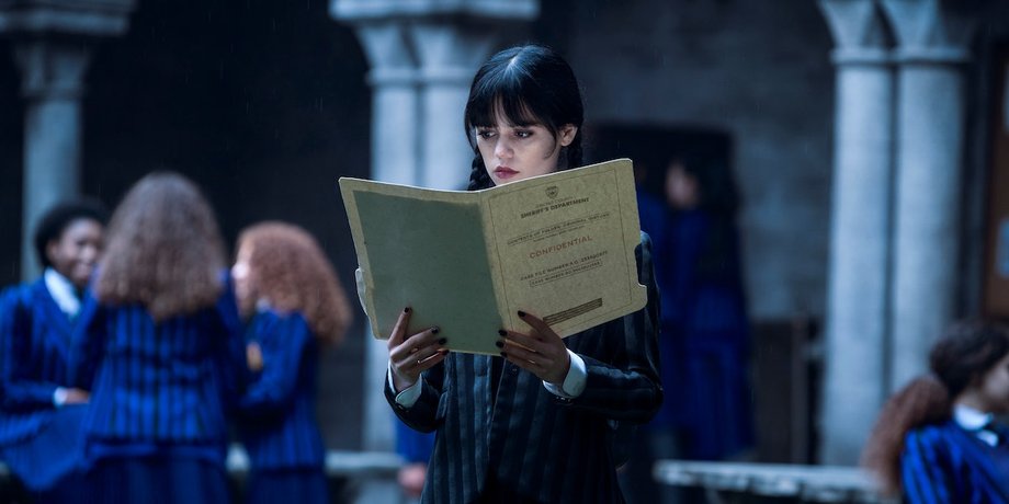 уэнсдей, уэнздей, Netflix, сериал, замок Кантакузино, замок в румынии, румыния, замок, дженна ортега
