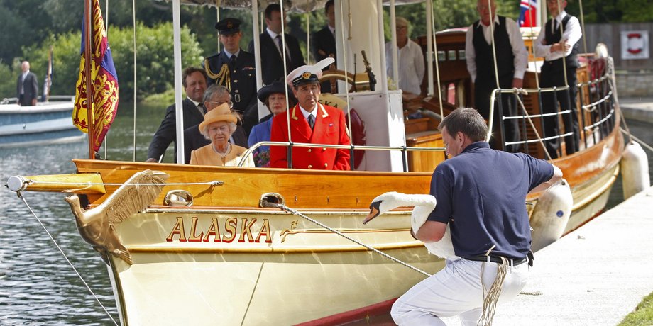 Елизавета II
