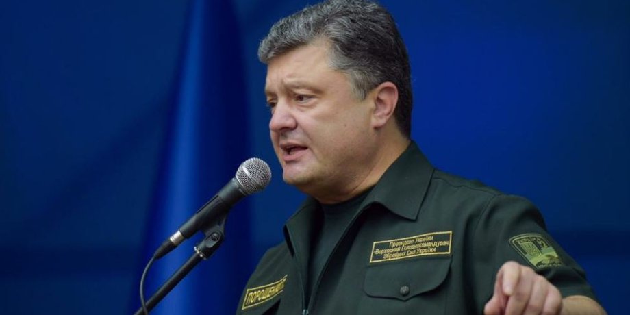 Петр Порошенко в Мариуполе / Фото пресс-службы президента