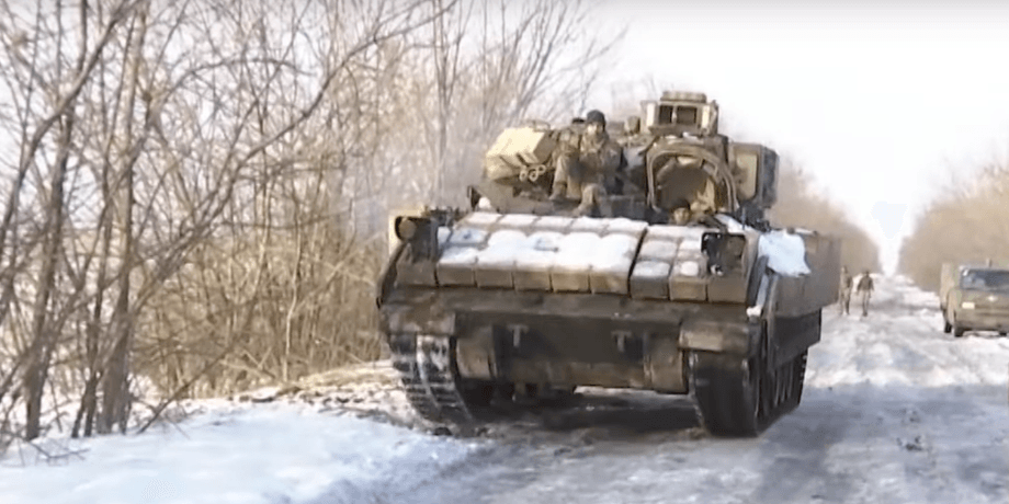 bradley проти т-90м