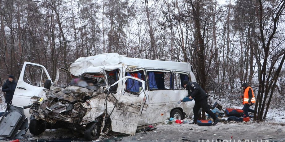ДТП под Черниговом, Чернигов авария, маршрутка Чернигов, Mercedes Sprinter, тягач DAF, грузовик въехал, авария на дороге