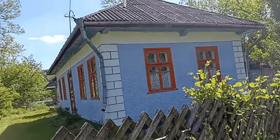 Огляд хати в селі