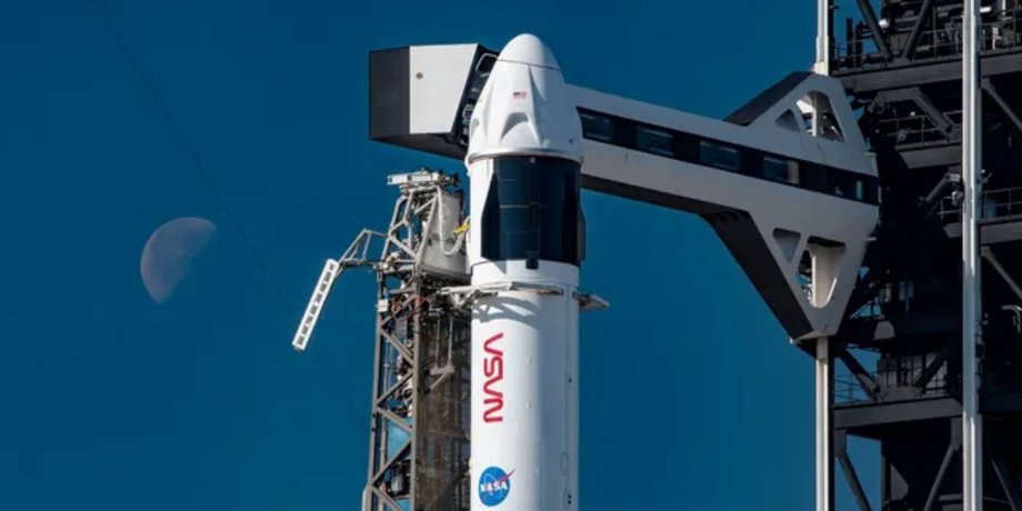Екіпаж 12 Falcon 9 Екіпаж Dragon