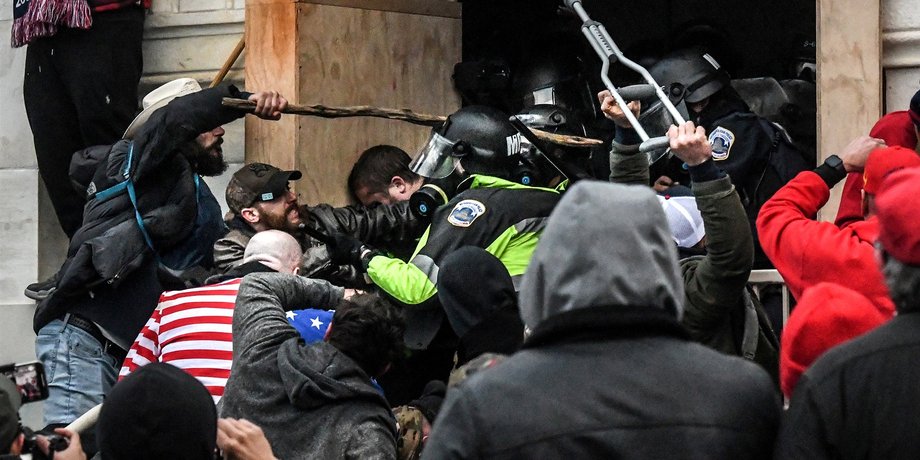 Капитолий, Конгресс, Демократы, Республиканцы, Угроза жизни, Дон Бейер, Александрия Окасио-Кортез