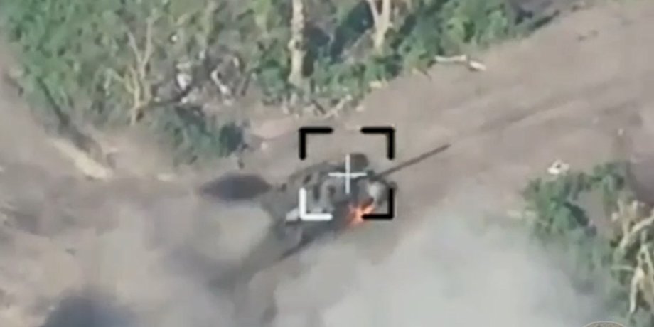 російський танк, танк РФ, танк ЗС РФ, знищення танку РФ, підбитий танк РФ, підбитий російський танк