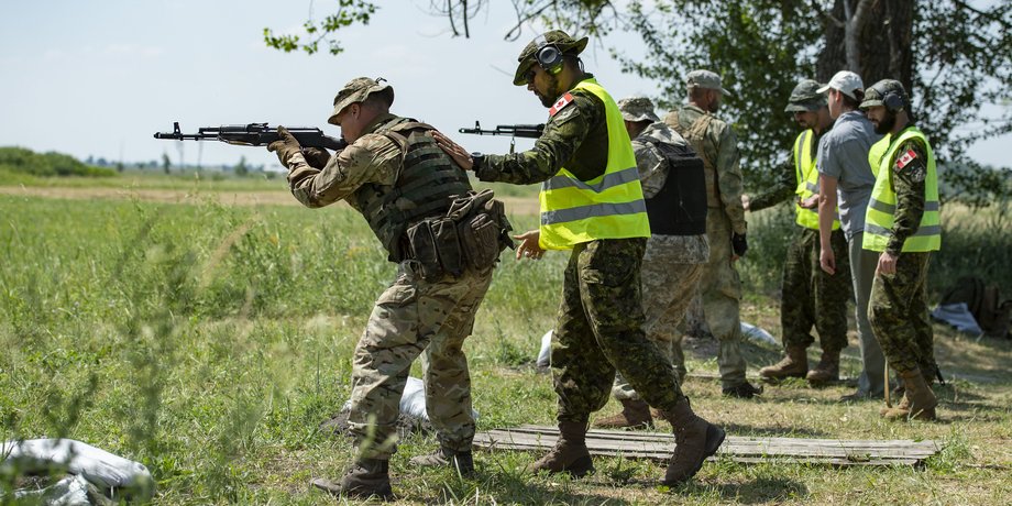 канадские инструкторы в украине