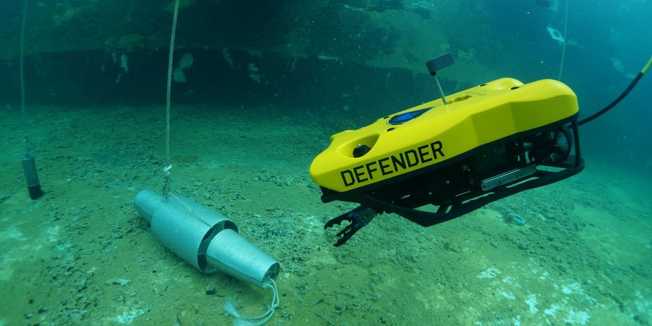 Дрон Defender, морський дрон, морський безпілотник, підводний безпілотник, підводний дрон