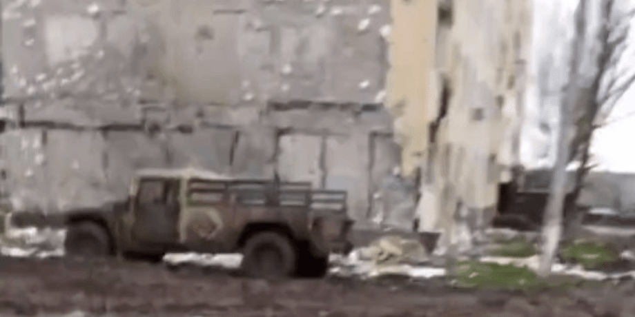 бронеавтомобиль HMMWV