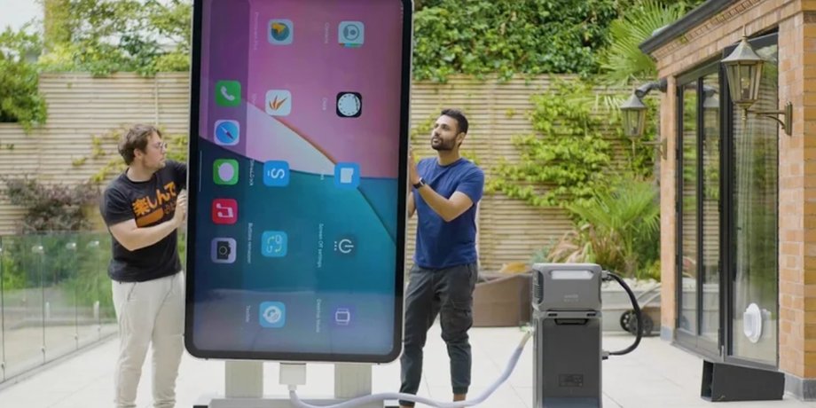 найбільший iPhone у світі