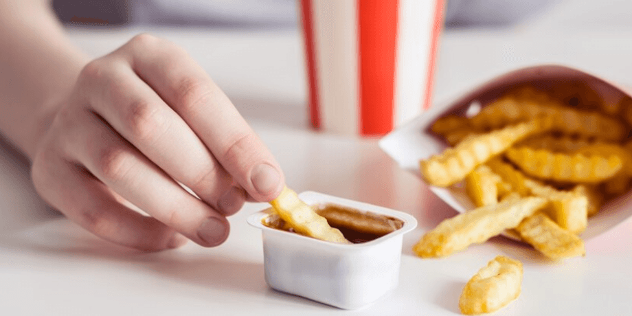 соус, картофель, рука, соус McDonald's