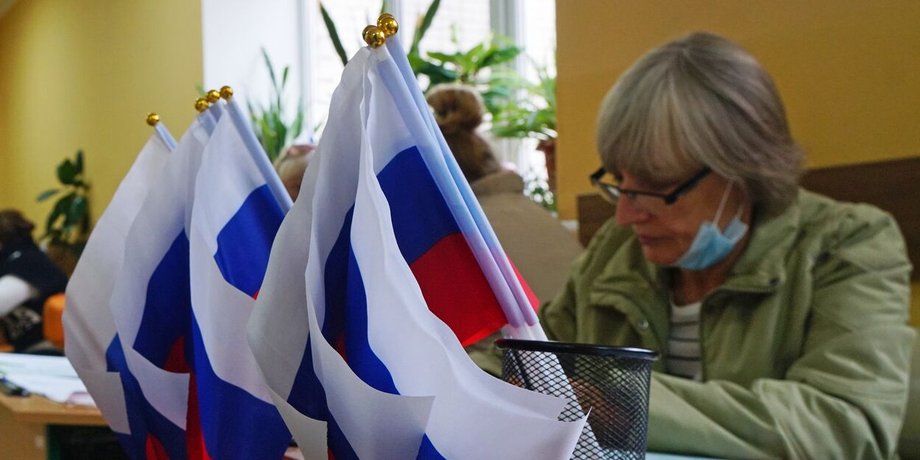 референдум херсон, псевдореферендум, виборча комісія, жінка