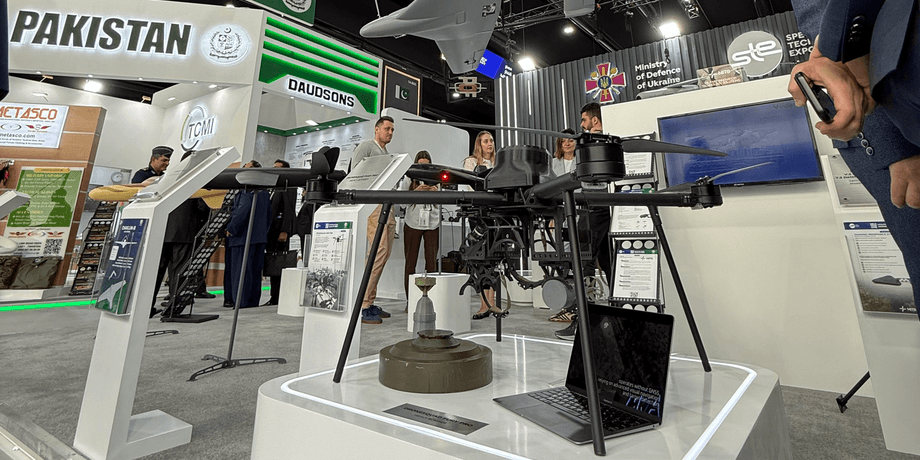 Дрон Fury PRO від Dronesquad на вистаці IDEX 2025