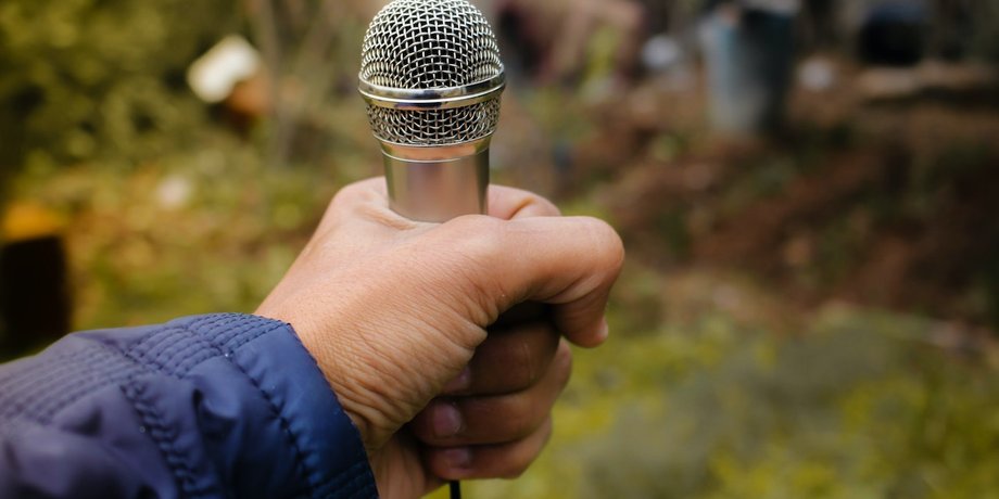 мікрофон, журналіст, журналістика, репортаж, репортер, українські ЗМІ
