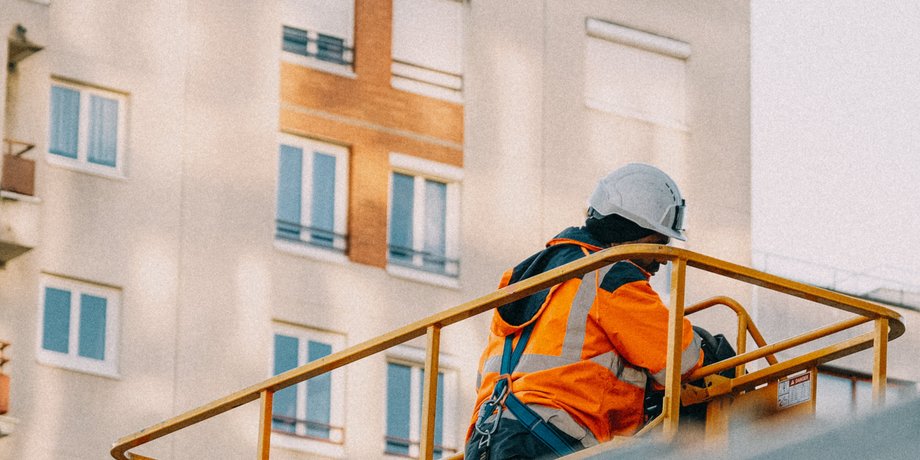 Переселенці, житло, будівництво