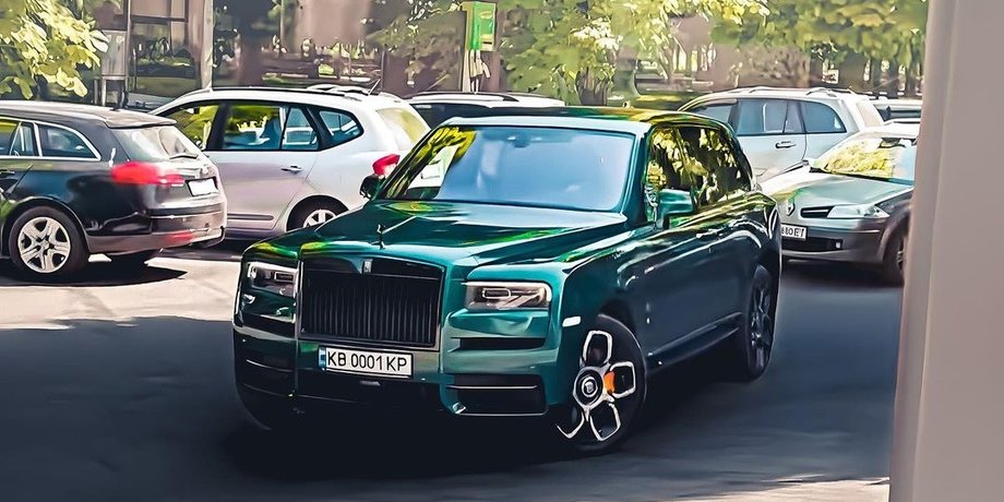 Rolls-Royce Cullinan Black Badge, авто депутатів, розкішні авто