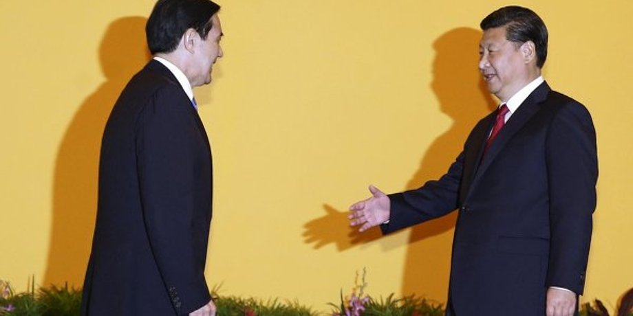 Си Цзиньпин и Ма Инцзю / Фото: Reuters