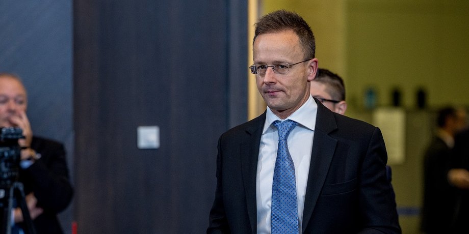 Петер Сіярто заявив, що Угорщина може припинити постачання електроенергії в Україну