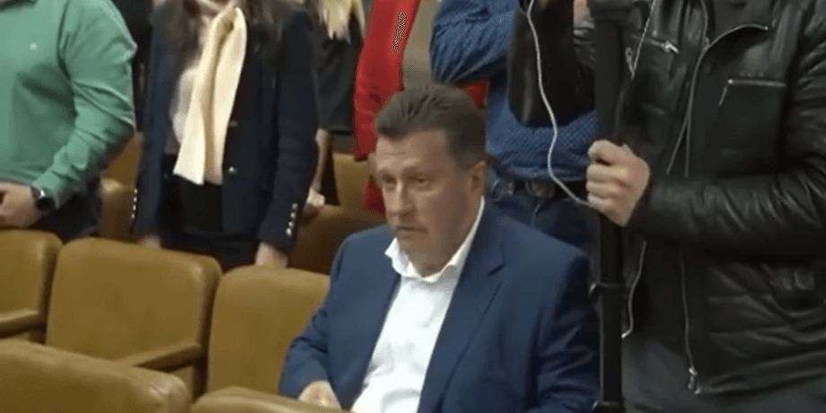 Антон Яценко, Батькивщина, яценко, нардеп, депутат яценко, гимн, исполнение гимна, гимн Украины, парламентарий