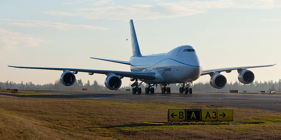 Самолет Boeing 747-8