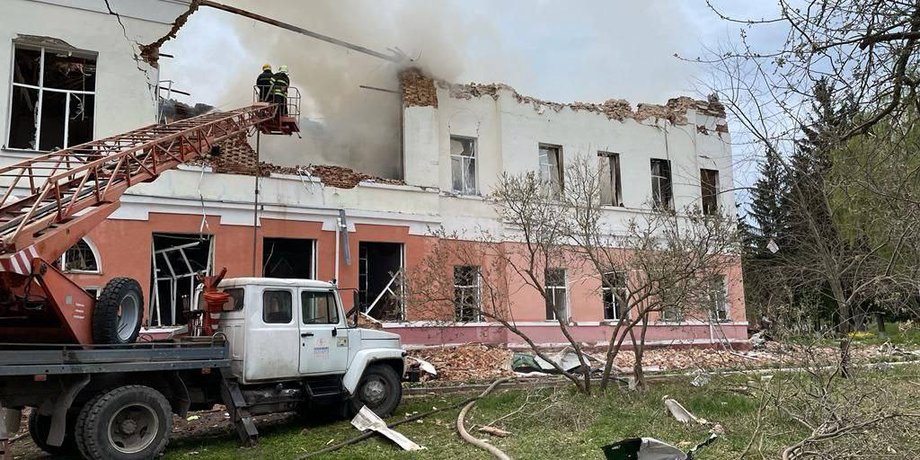 авіаудар по Новгород-Сіверському, ракетний обстріл, Міноборони Росії, обстріл цивільних об'єктів
