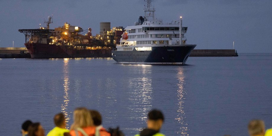 MV Hondius в порту Гранадилья