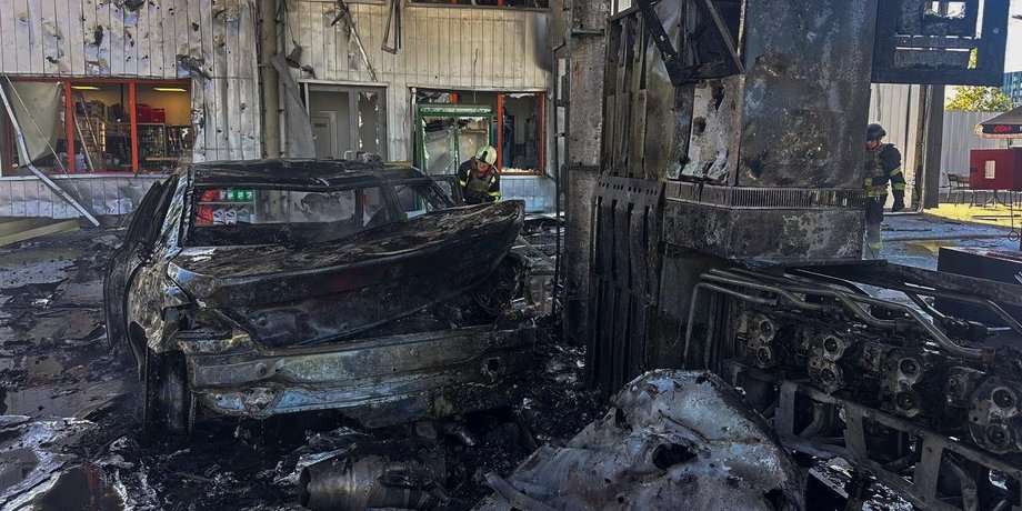 Наслідки удару по АЗС у Києві