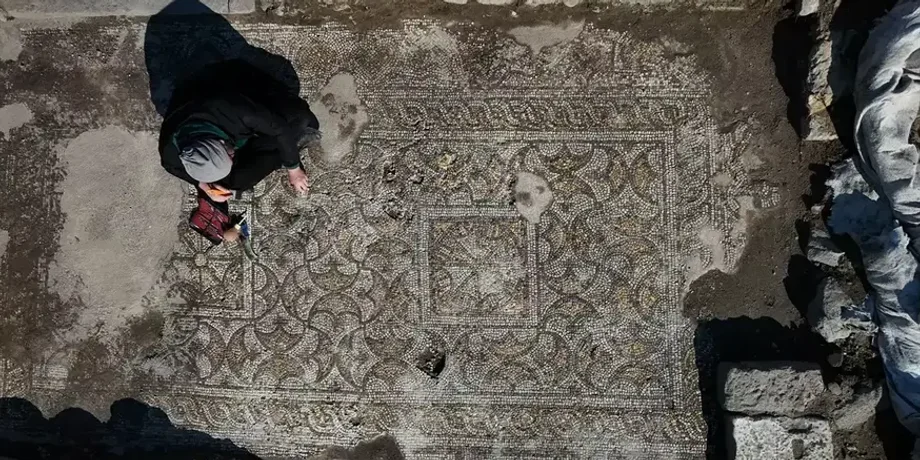 Пергам, мозаика, Турция, археологи, археология, раскопки, черепица, культура, история, искусство, архитектура