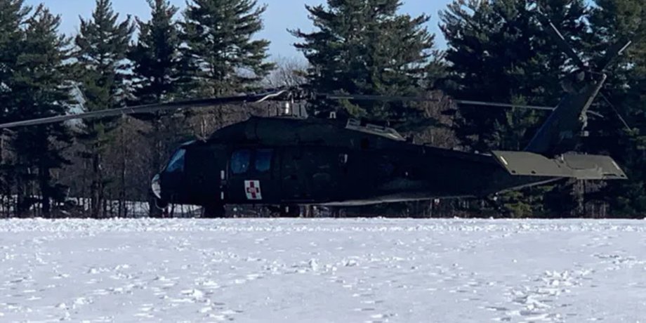 Аварія, чоловік врізався у гелікоптер, гелікоптер, травма, суд, подав позов, снігохід, гелікоптер на стежці, позов на уряд